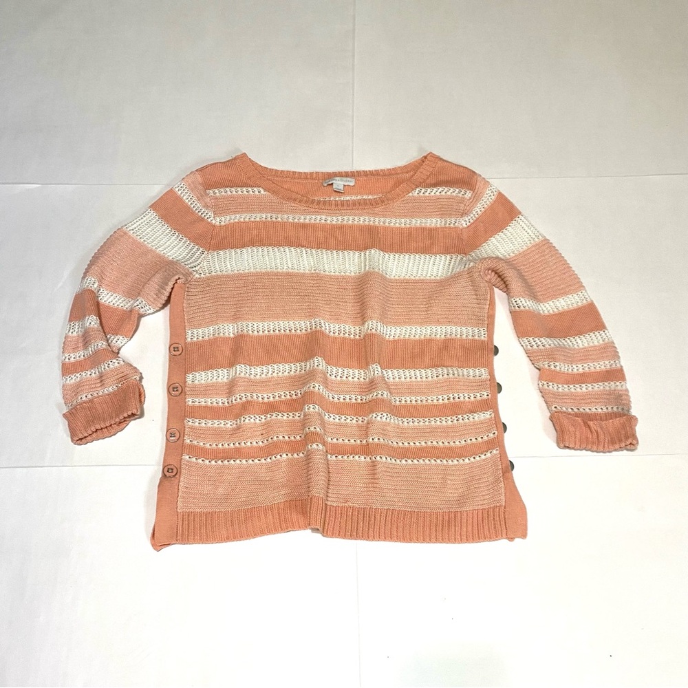 ⭐️New York & Company Pink and Cream Crew Neck Sweater.